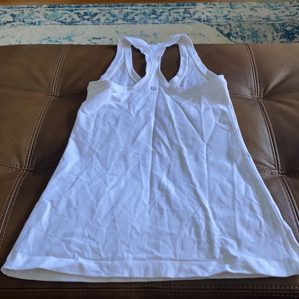 Like new lululemon workout tank - Picture 2 of 2